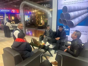 بازدید رئیس اتحادیه چوب و فلز از غرفه گروه صنعتی اسپیرال اصفهان در نمایشگاه بین‌المللی تجهیزات سرمایشی و گرمایشی